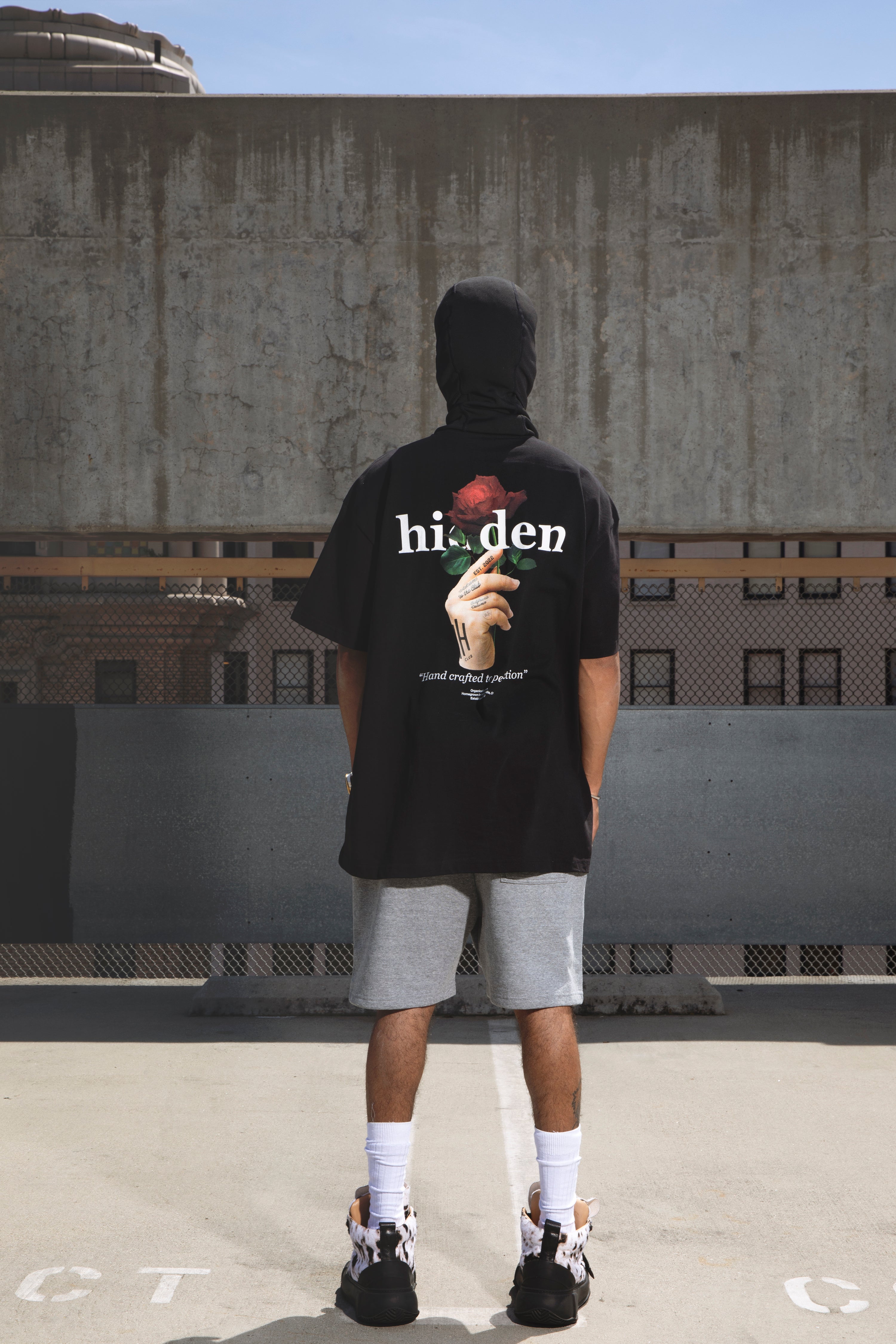 Hidden Rose Tee Black